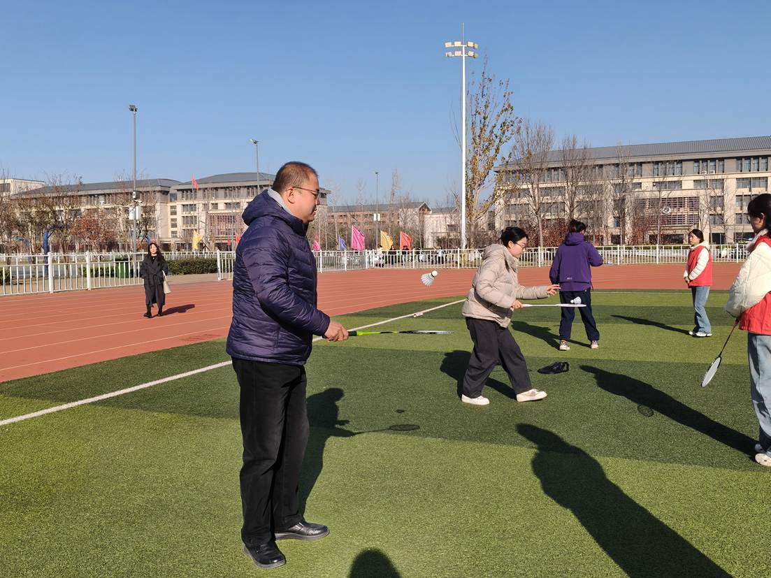 2025.11.27我校2025年教职工健身月“一分钟托羽毛球”比赛圆满结束4