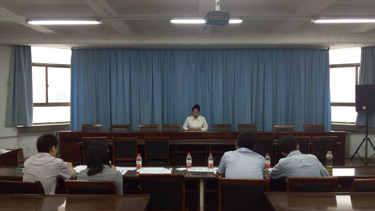 学生党员王贝贝参加新科学院首届公务员模拟面试