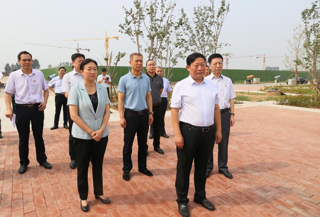 视察现场(一)