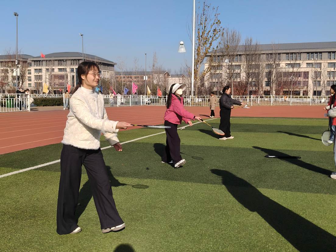 2025.11.27我校2025年教职工健身月“一分钟托羽毛球”比赛圆满结束2