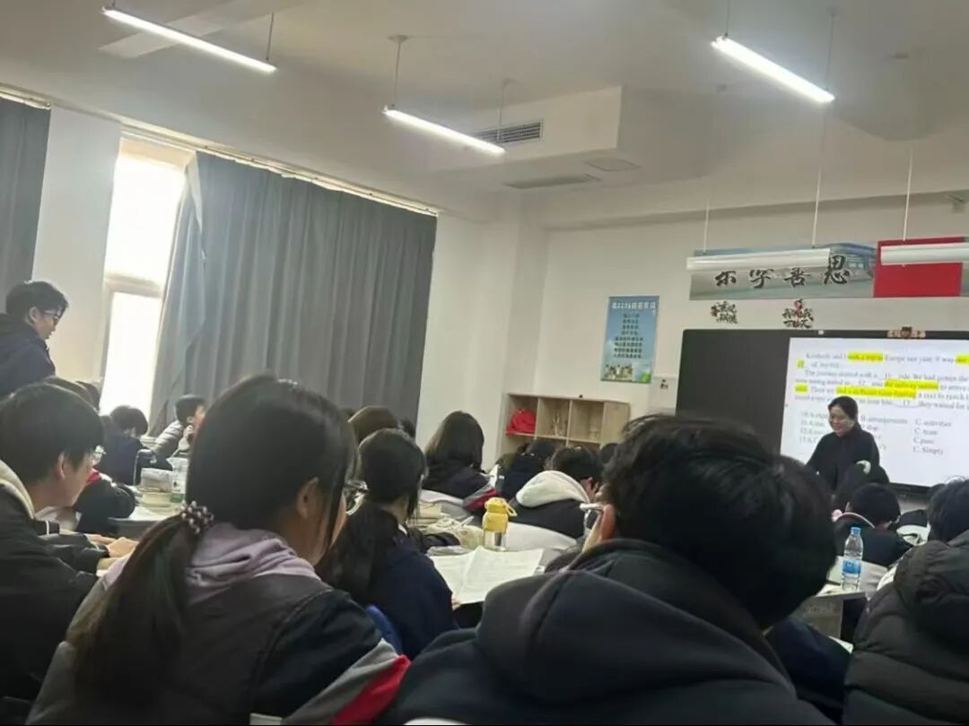 深化校际交流，共促教学提质——新乡工程学院教师团队开展跨校听课研讨系列活动