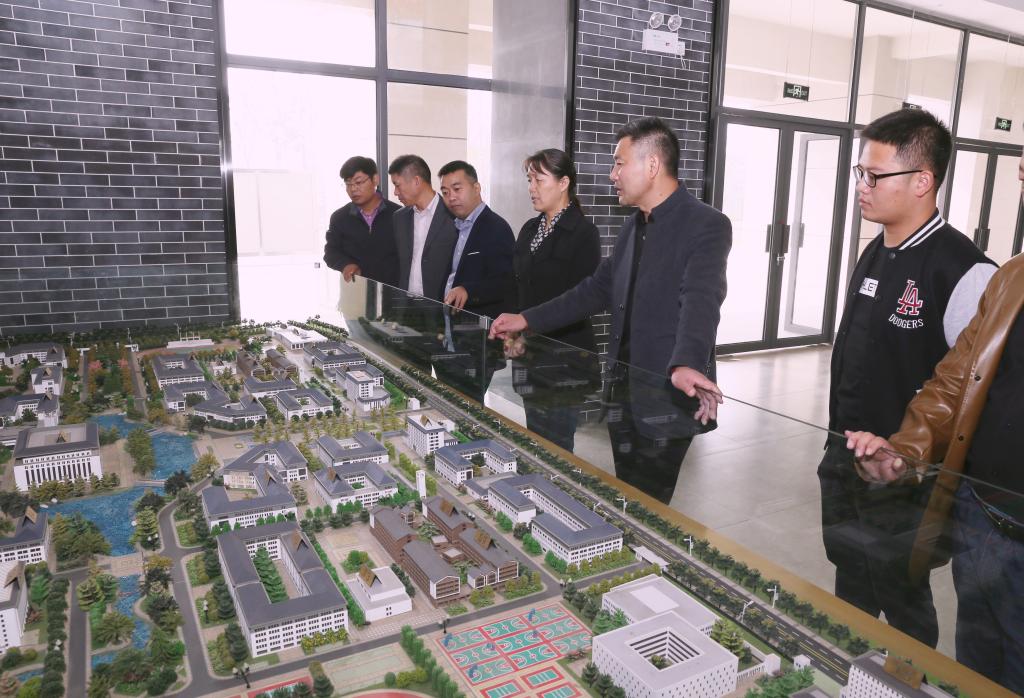 考察交流现场